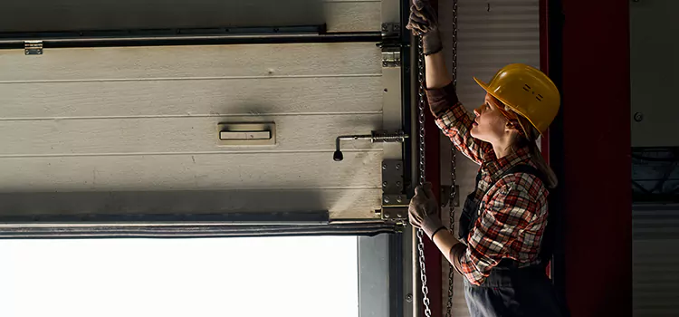 Addressing Common Garage Door Stoppage Issues in Deltona, FL